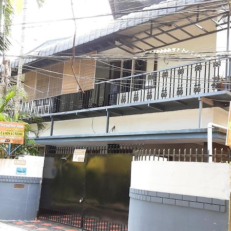 Paradise Inn Guest House Alappuzha Bagian luar foto