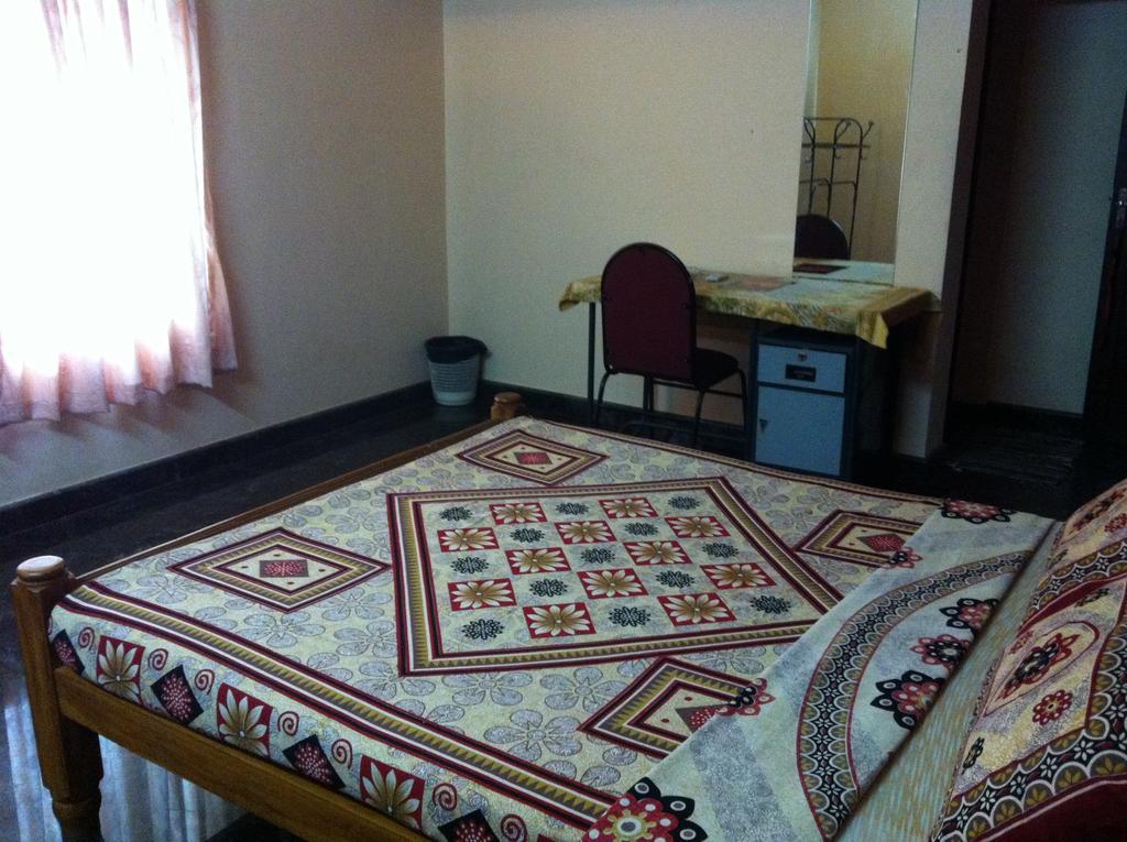 Paradise Inn Guest House Alappuzha Bagian luar foto
