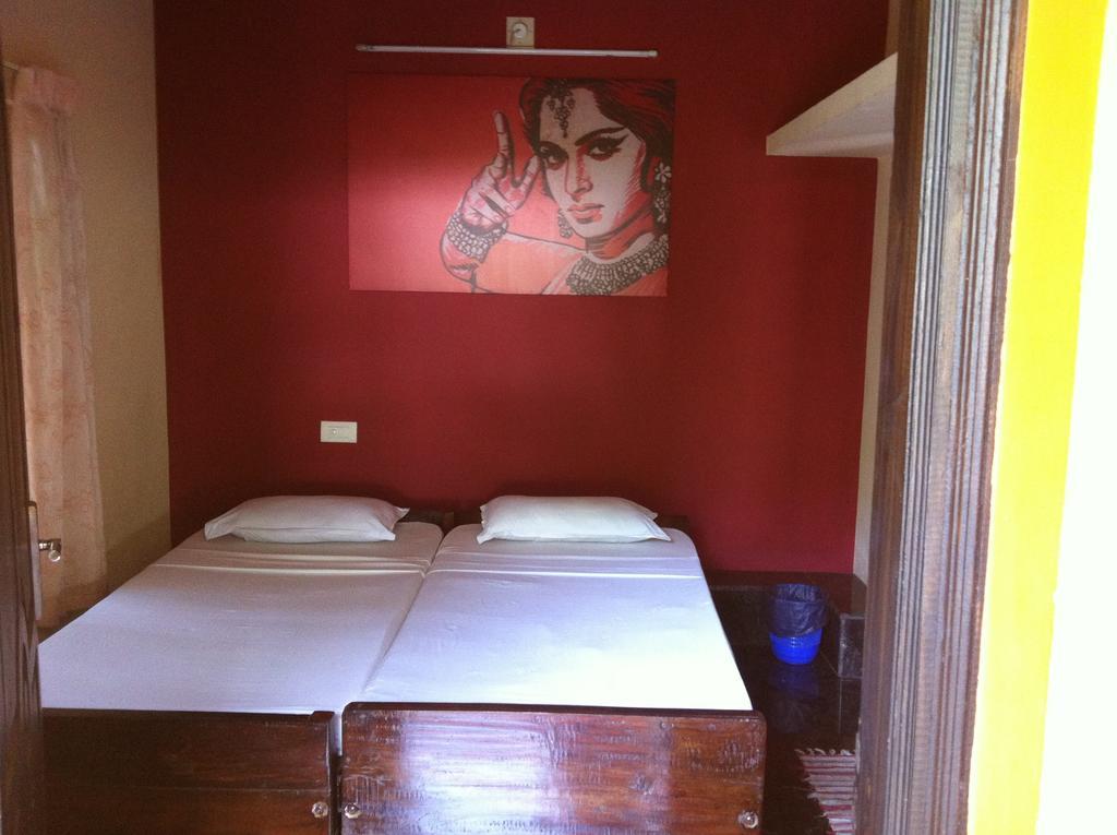Paradise Inn Guest House Alappuzha Bagian luar foto